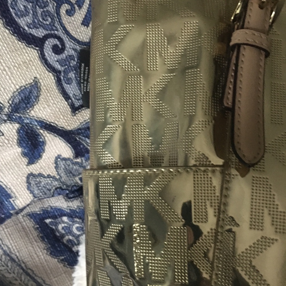 Gold metallic Michael KORS medium size handbag